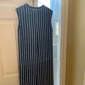 Beautiful Anne Taylor dress. Never worn!